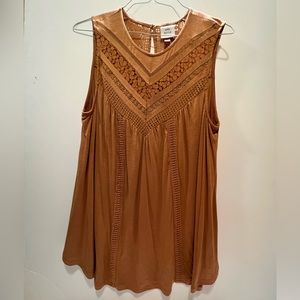 NWOT WOMEN’S KNOX ROSE SLEEVELESS TOP.